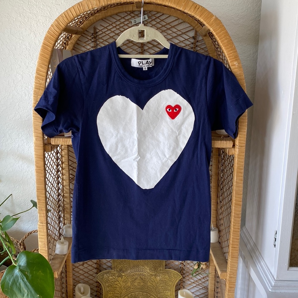 Comme des Garçons PLAY navy tee